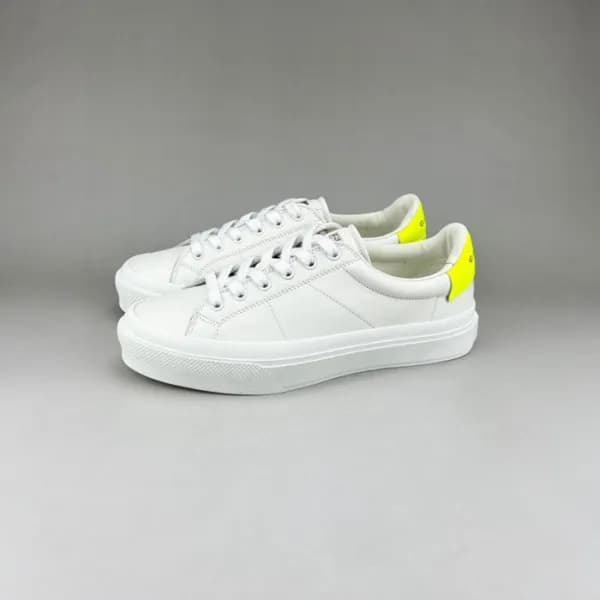 지방시 남/녀 클래식 화이트 스니커즈 - Unisex White Sneakers - giv… - 1