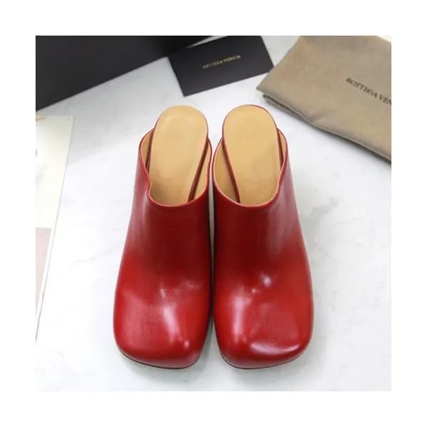 Bottega Veneta 2019 Ladies Leather Middle Heel Blo… - 1