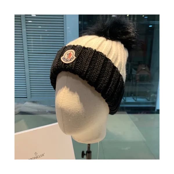 Moncler 2019 Ladies Knit & Fox Fur Cap - 몽클레어 2019… - 1