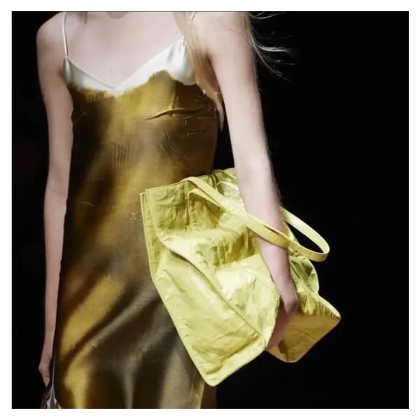 프라다 여성 옐로우 숄더백 - Prada Womens Yellow Shoulder Bag… - 1