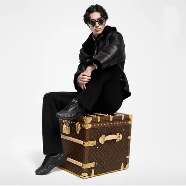 루이비통 남성 런 어웨이 스니커즈 - Louis vuitton Mens Run Away S… - 1