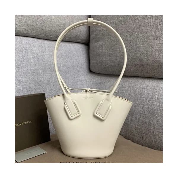 Bottega Veneta 2019 Basket Tote Shoulder Bag,28cm … - 1