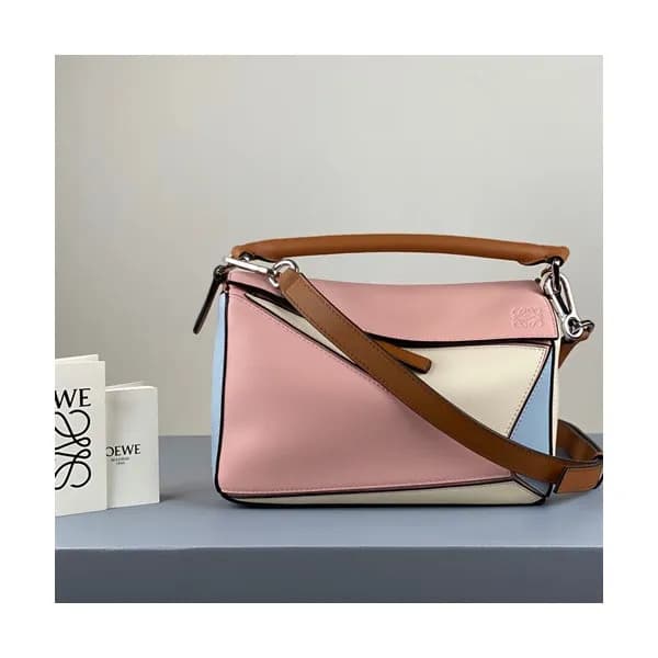 Loewe 2020 Puzzle Small Shoulder Bag, 24CM - 로에베 2… - 1