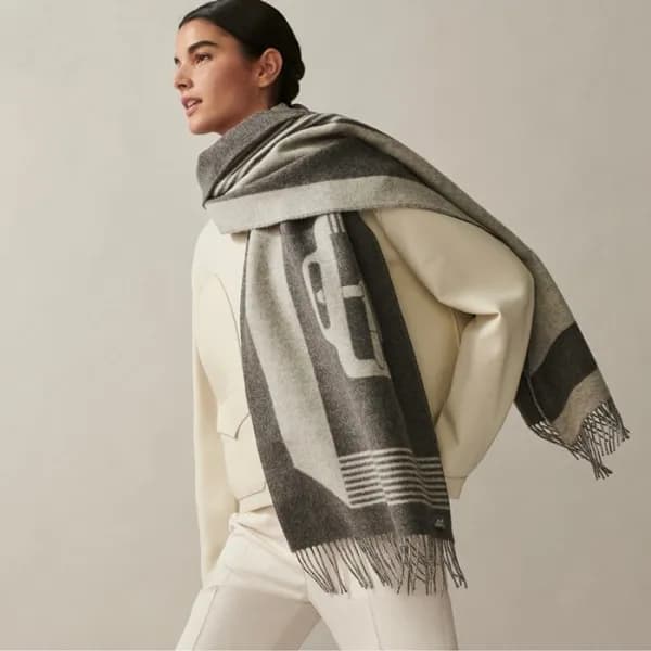 에르메스 여성 양면 머플러 - Hermes Womens Reversible Muffler … - 1
