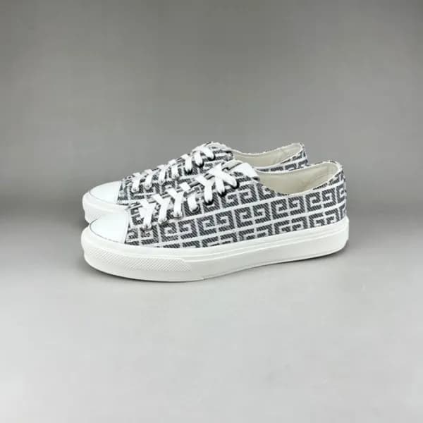 지방시 남성 클래식 블랙 스니커즈 - Mens Black Sneakers - giv0756… - 1