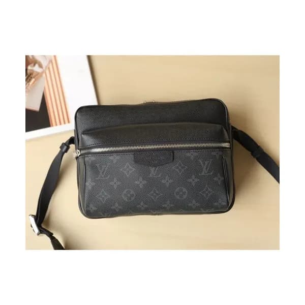 Louis Viutton 2019 Messenger Shoudler Cross Bag ,2… - 1