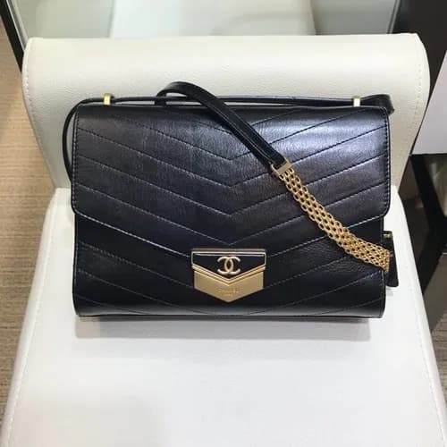 Chanel 2019 Leather Women Large Shoulder Bag,23CM … - 1