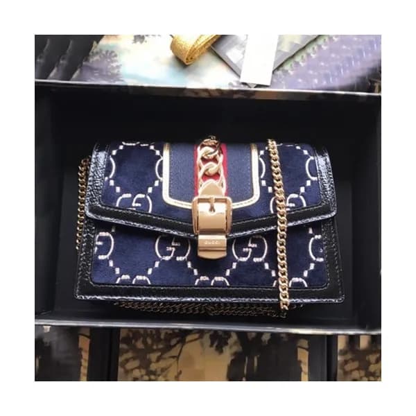 Gucci 2019 Sylvie VelVet Chain Shoulder Bag,19CM -… - 1