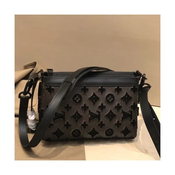 Louis Vuitton 2019 Monogram Shoulder Bag,23cm - 루이… - 1