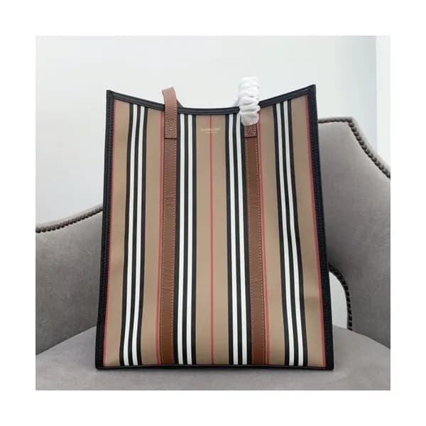 Burberry 2019 Tote Shoulder Shopper Bag, 43cm - 버버… - 1