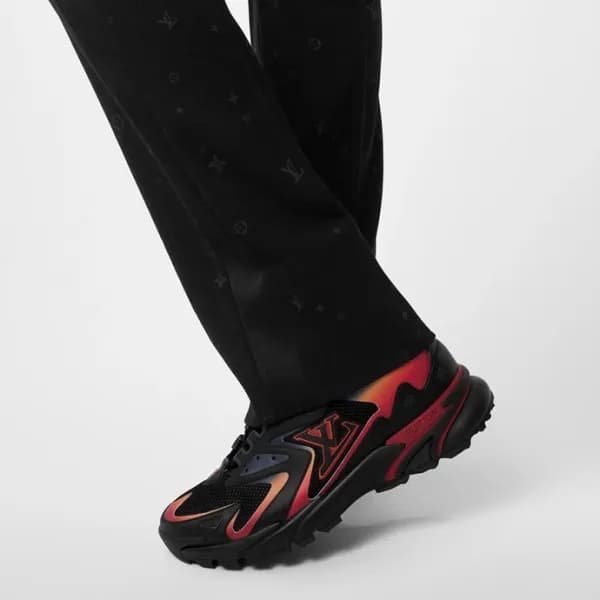 루이비통 남성 블랙 스니커즈 - Louis vuitton Mens Black Sneaker… - 1