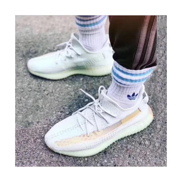 Adidas Couple Yeezy Boost 350 v2 Beluga - 아디다스 커플 … - 1