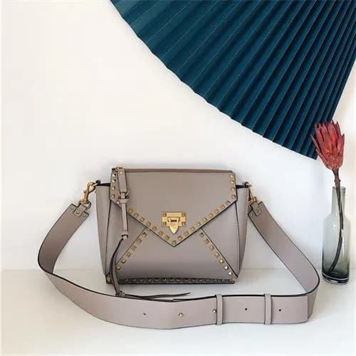 [발렌티노] Valentino Leather Garavani Rockstud Hype Sh… - 1