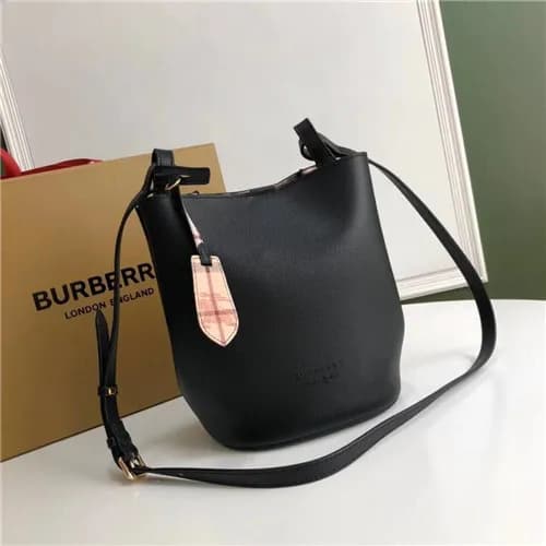 [버버리]Burberry 2021 Women's Leather Bucket Shou… - 1