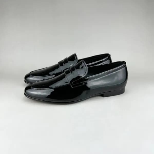 루이비통 남성 히든 블랙 로퍼 - Louis vuitton Mens Black Loafer… - 1