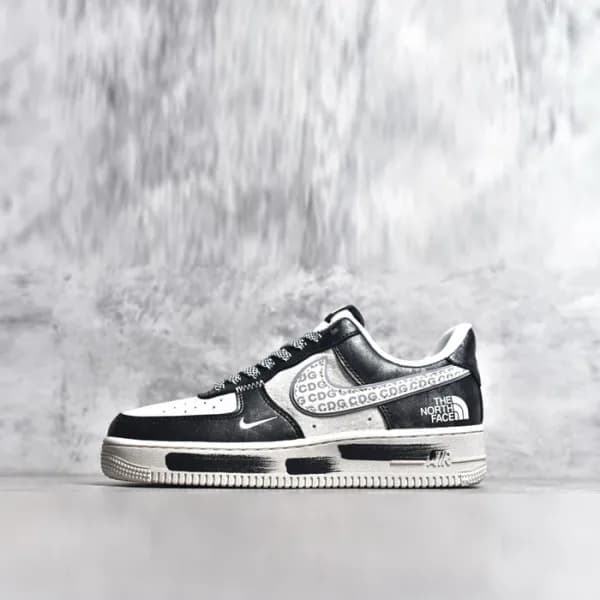 Nike Air Force1 남/녀 로우 스니커즈 - Nike Air Force1 Font… - 1