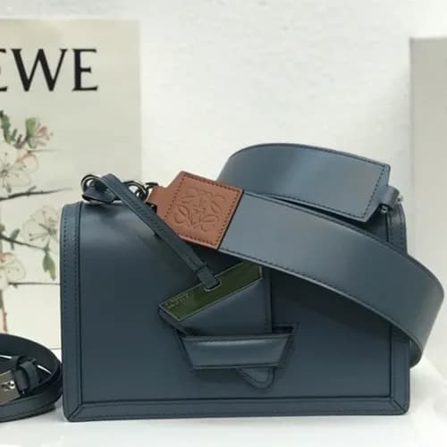 Loewe 2019 Barcelona Large Shoulder Bag, 24CM - 로에… - 1