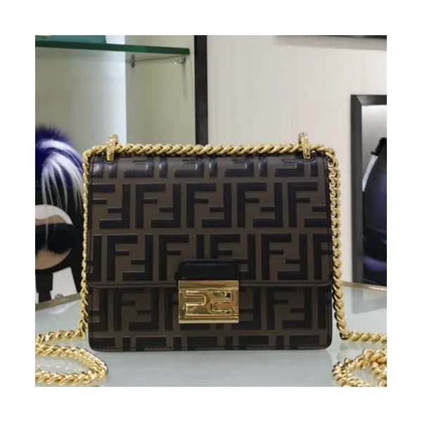 Fendi 2019 Leather Chain Shoulder Bag ,19CM - 펜디 2… - 1