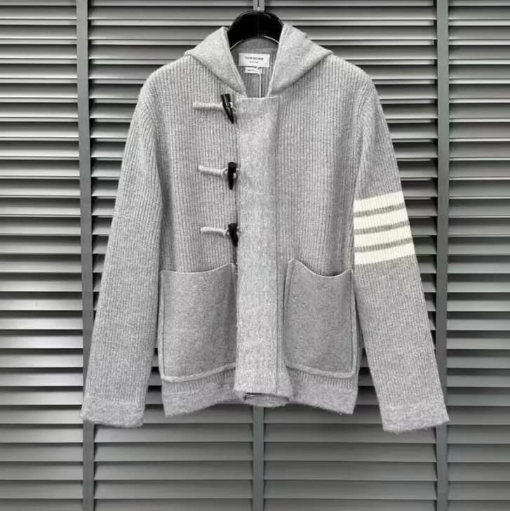 Thom Browne 2023 Mm/Wm V-neck Cardigan - 톰브라운 202… - 1