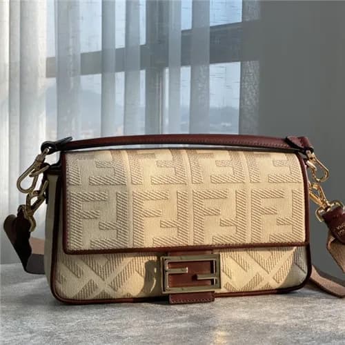 [트랜디한]Fendi 2021 Baguette Shoulder Bag,26cm,FENB06… - 1