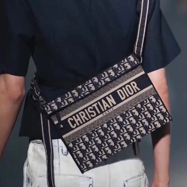 디올 남성 로고 블루 크로스백 - Mens Blue Cross Bag - dio01827… - 1