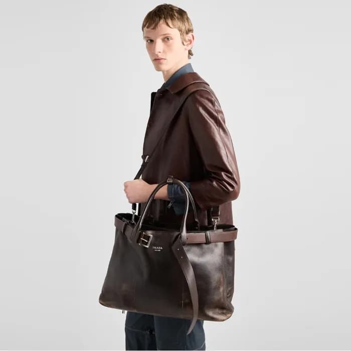 프라다 남성 벨트 나파 가죽 버클 백 2VG126 - Prada Mens Buckle Ba… - 1