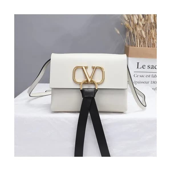 [귀여움 뿜뿜]Valentino 2019 V-ring Leather Super Mini S… - 1