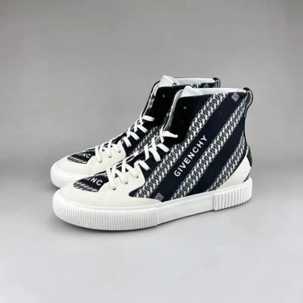 지방시 남성 하이탑 블랙 스니커즈 - Givenchy Mens Black Sneakers … - 1