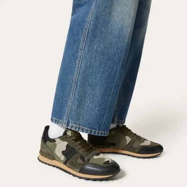 발렌티노 남성 스터드 스니커즈 - Valentino Mens Stud Sneaker - v… - 1