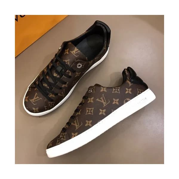 Louis Vuitton 2018 Monogram Leather Sneakers - 루이비… - 1