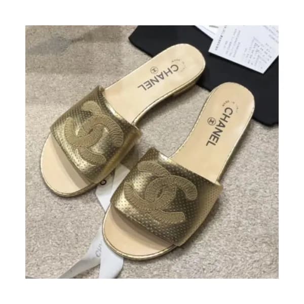 Chanel 2019 Women's CC Logo Leather Slipper - … - 1