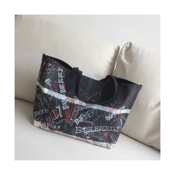 [특가세일]Burberry 2019 Reversible Tote Shoulder Shopp… - 1
