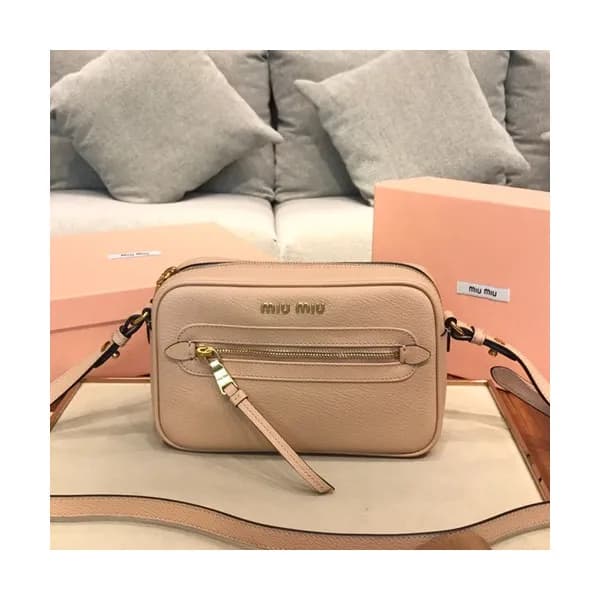 MiuMiu 2019 Camera Shoulder Cross Bag,23cm - 미우미우 … - 1
