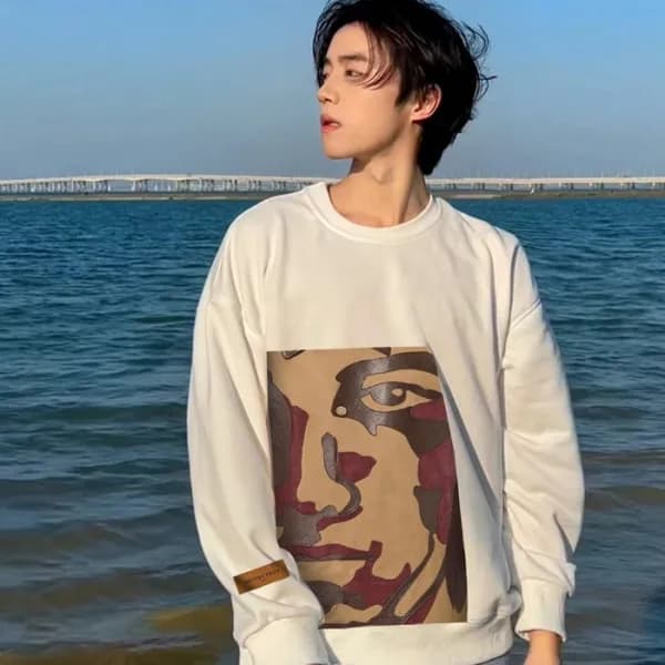 루이비통 남/녀 화이트 맨투맨 - Louis vuitton Unisex White Tshi… - 1