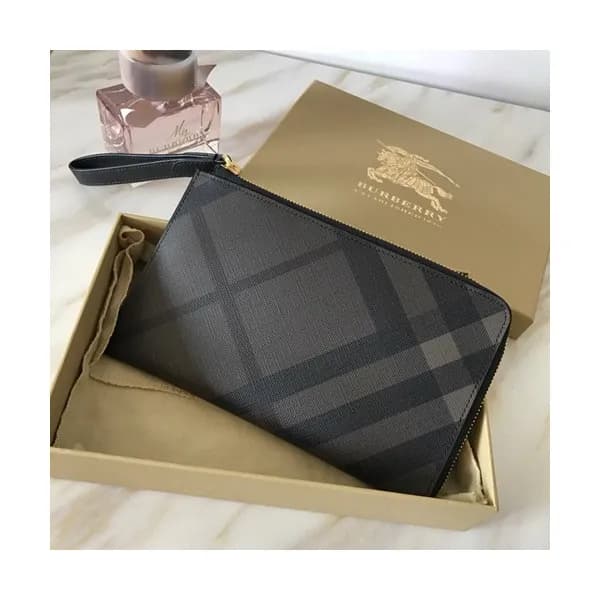 [한정 특가!!]Burberry 2019 Leather Clutch Bag, 21.5cm … - 1
