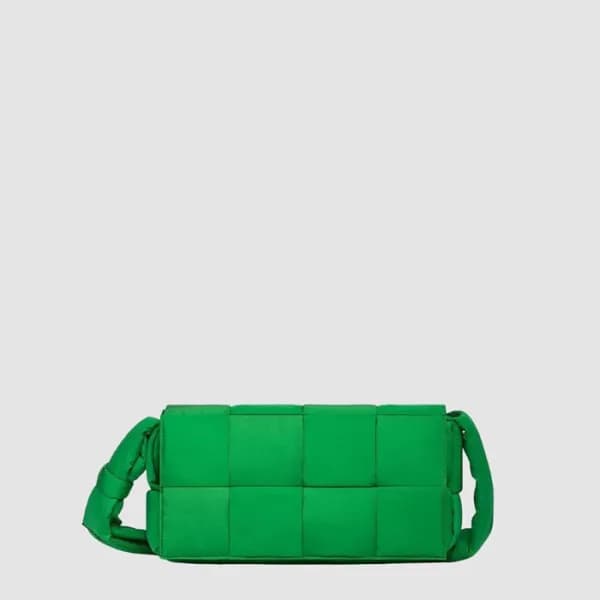 보테가 베네타 여성 패디드 테크 카세트 백 - Bottega veneta Womens Pa… - 1