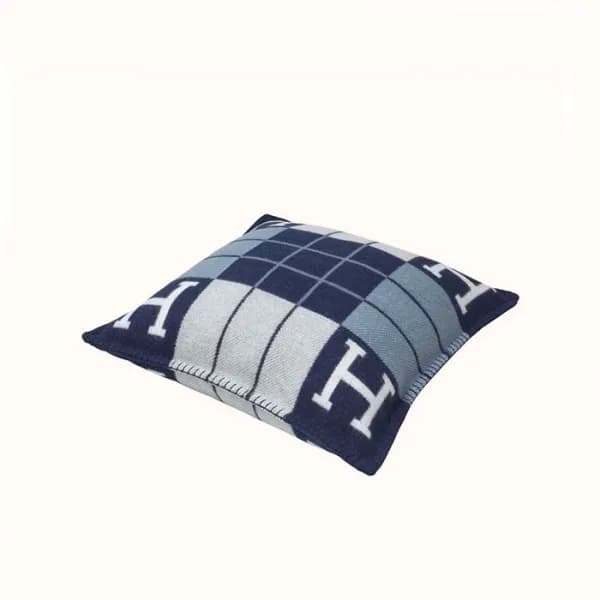 에르메스 이니셜 블루 쿠션 - Hermes Initial Blue Cushion - acc… - 1