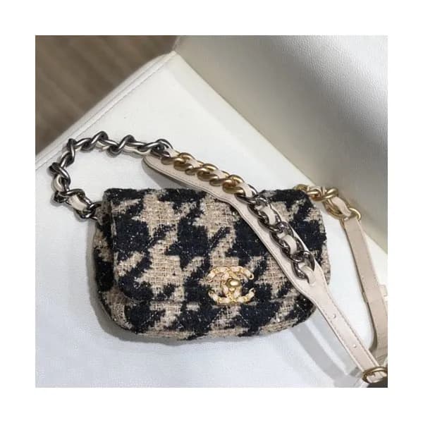 Chanel 2019 Women Hip Sack Belt Bag ,17CM - 샤넬 201… - 1