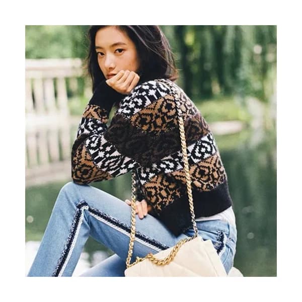 Chanel 2020 Ladies Trendy V-neck Cashmere Cardigan… - 1