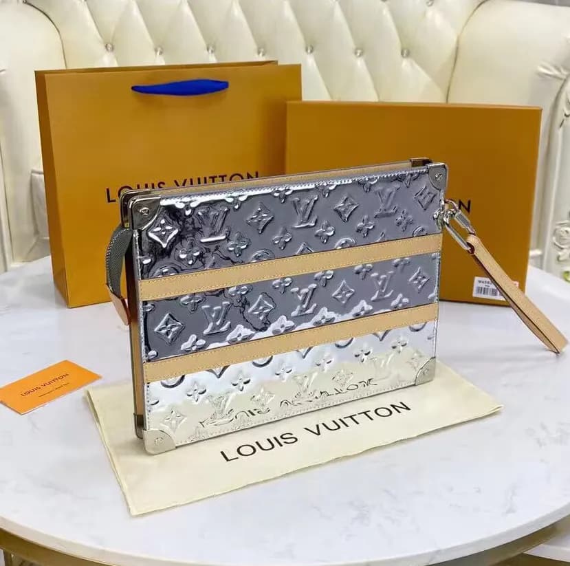 Louis Vuitton 2023 Miror Clutch Bag,22cm - 루이비통 20… - 1