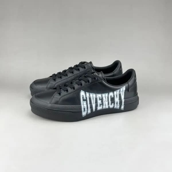 지방시 남성 클래식 블랙 스니커즈 - Givenchy Mens Black Sneakers … - 1