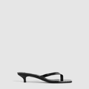 토템 여성 크로커 엠보스드 힐드 플립 플랍 - Toteme Womens Crocker Em…