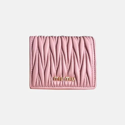 18/19 MiuMiu Ladies Matelassé Logo Small Wallet 5M… - 1