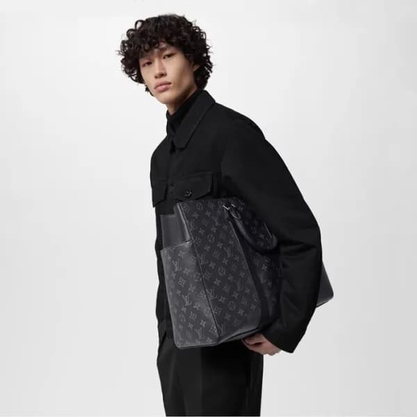 루이비통 남성 블랙 토트백 - Louis Vuitton Mens Black SAC PLAT… - 1