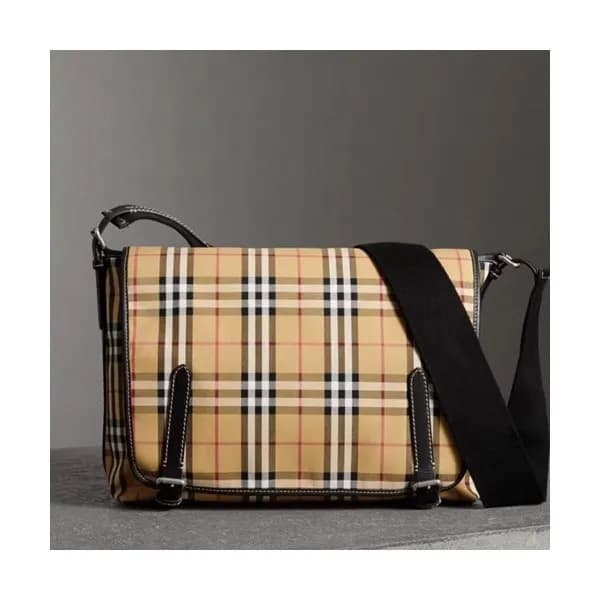 Burberry 2019 Leather Shoulder Bag , 32cm - 버버리 2… - 1
