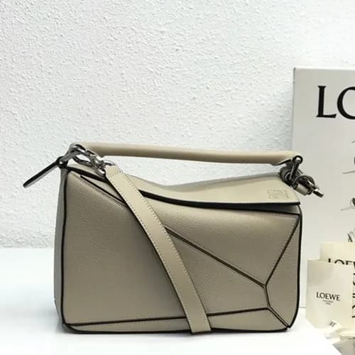 Loewe 2019 Puzzle Small Shoulder Bag, 24CM - 로에베 2… - 1