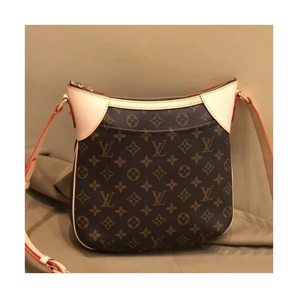Louis Vuitton 2019 Monogram Shoulder Bag,29/33cm -… - 1