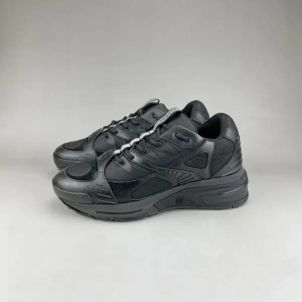 지방시 남성 블랙 스니커즈 - Givenchy Mens Black Sneakers - gi… - 1