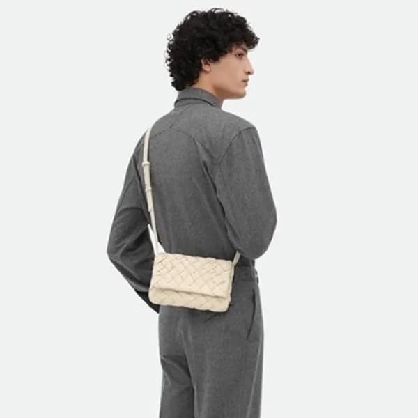 보테가베네타 남/녀 럼플 메신저 백 - Bottega veneta Unisex Rumple… - 1