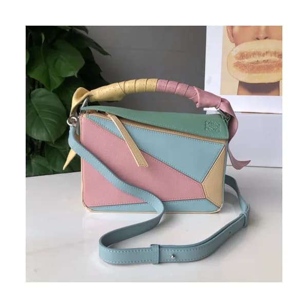 Loewe 2019 Puzzle Small Shoulder Bag, 23CM - 로에베 2… - 1